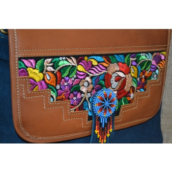 Torebka ze skóry etno w granatowym kolorze  z koralikami mullo .